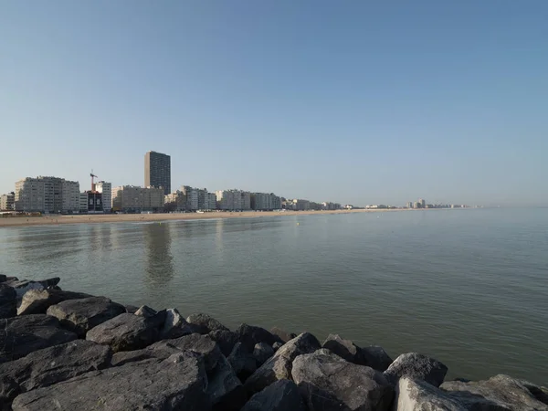 La skyline d'Ostende, vue depuis le Strekdam Ouest . — Photo