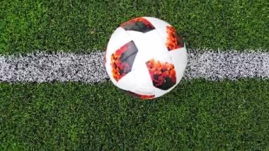 Yard futbol, çocuklar ve yetişkinler futbol sahasında oynamak