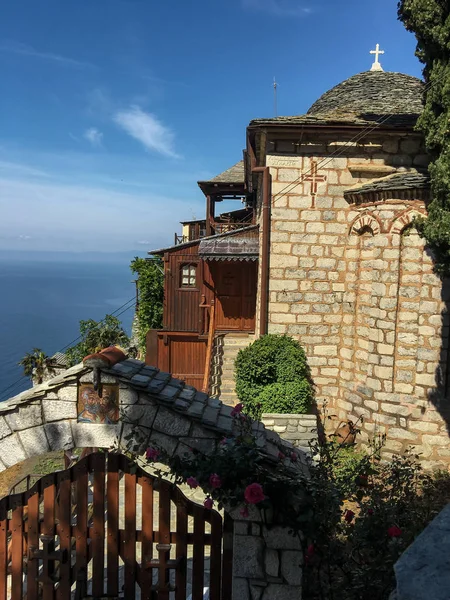 Een kleine kerk in de Byzantijnse stijl op de berg Athos — Stockfoto