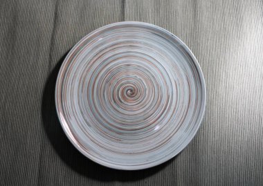 Masa tabaklarının farklı tasarım ve şekillerdeki fotoğrafları.