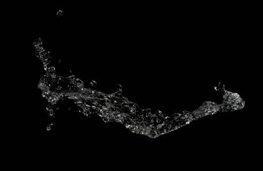 Siyah arkaplanda su sıçraması izole edildi.