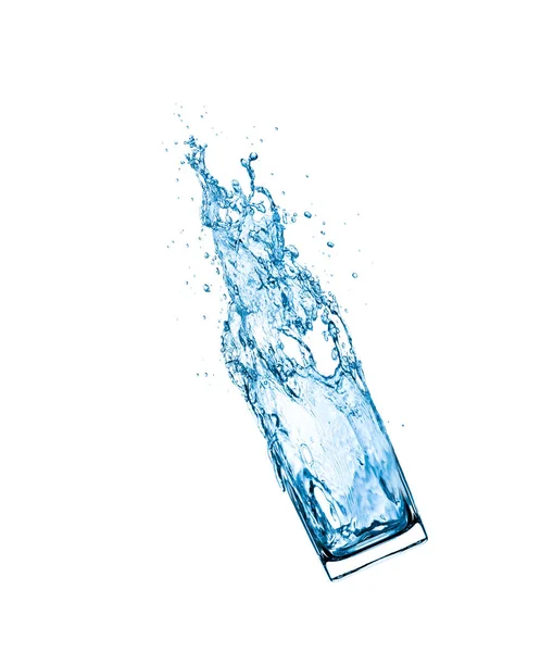 Acqua in vetro con spruzzi d'acqua . — Foto Stock