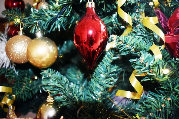 Poller Dekoration Weihnachtsbaum — Stockfoto