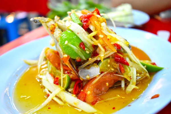 Salad Pepaya Dengan Kepiting Biru Segar Somtum Masakan Laut Pedas — Stok Foto