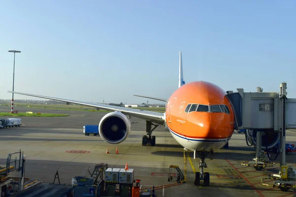 Land Operations Boarding Boeing Dutch Airline Klm Plane Parked Gate Stock Image