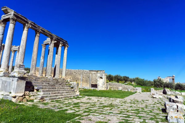 Dougga, Tunus içinde Juno Caelestis Tapınağı. 
