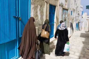 Sousse, Tunus'ta SokaktaKi Kadın Grubu. 