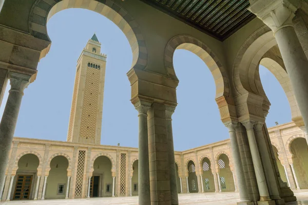 Patio de la Mezquita Malik ibn Anas en Cartago, Túnez — Foto de Stock