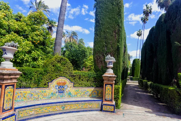 Jardines del Palacio Real Alcázar de Sevilla — Foto de Stock