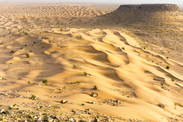 Paisagem das Dunas no Deserto do Saara na Tunísia — Fotografia de Stock