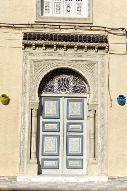 Kairouan, Tunus'ta bir evde Güzel Dekor. 