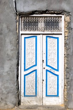 Kairouan, Tunus'ta evin gri cephesi. 