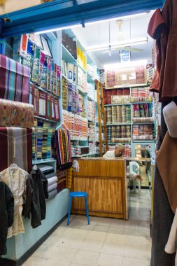 Djerba, Tu Houmt El Souk Piyasada Geleneksel Kumaş Mağazası
