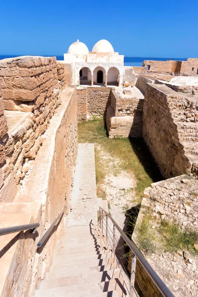 Vista interior del Castillo de Borj el Kebir Houmt El Souk en Djerba , — Foto de Stock