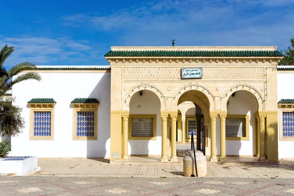 Edificio antiguo y tradicional en Monastir, Túnez — Foto de Stock