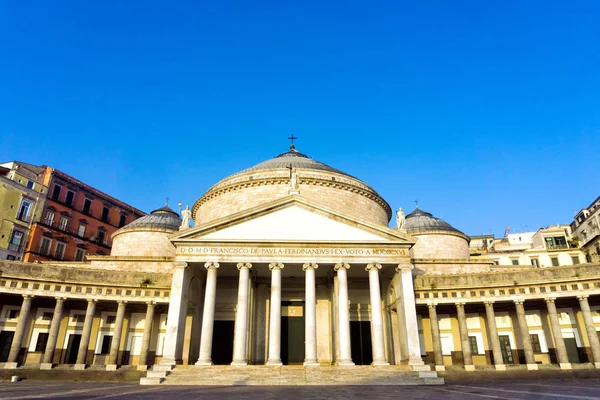 Fachada de Piazza del Plebiscito en Nápoles, Italia — Foto de Stock