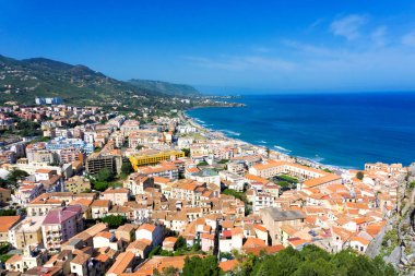 Sicilya, İtalya Cefalu kıyılarının güzel görünümü