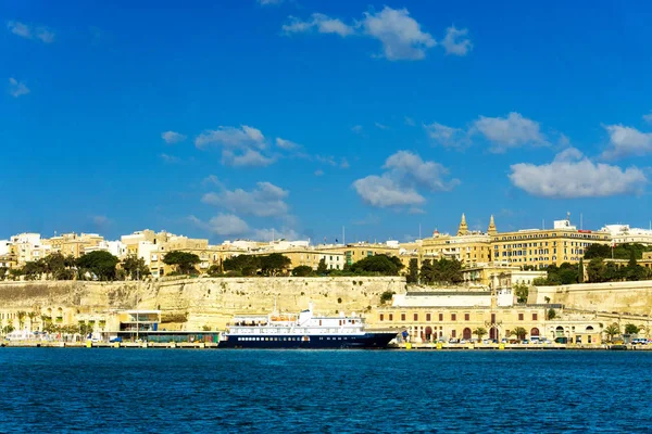 马耳他老瓦莱塔和大港 — 图库照片