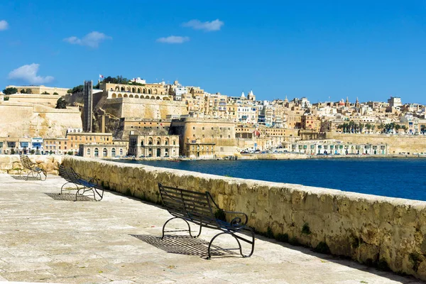 Vue de La Valette depuis la Cospicua à Malte Images De Stock Libres De Droits