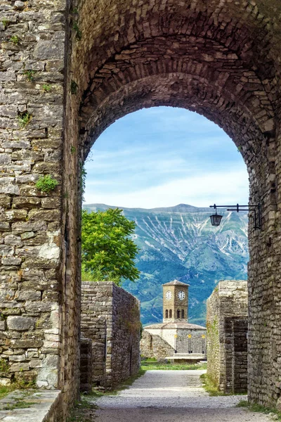 Tour de l'horloge dans le château de Gjirokaster, Gjirokaster, Albanie Images De Stock Libres De Droits