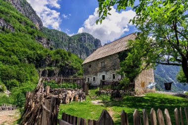 Valbona Taş Binası, Arnavutluk