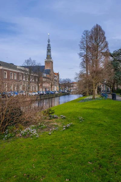 Leiden Nizozemsko Dubna 2018 Zelený Park Nizozemská Architektura Ulici Vodním — Stock fotografie