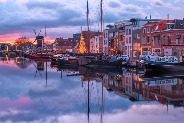 View Canals City Leiden Hoses Mill Ships Boats Sunset View — Stock Photo, Image