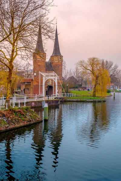 Απογευματινή Θέα Του Καναλιού Και Του Vve Oostpoort Delft Ολλανδική — Φωτογραφία Αρχείου