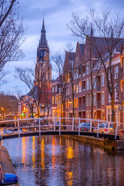 Vue Soir Sur Canal Église Delft Près Amsterdam Ville Hollandaise — Photo