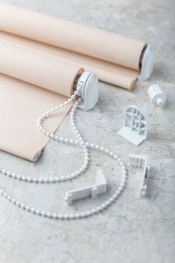 hafif sefil yüzeyde haddelenmiş bej kepenkler