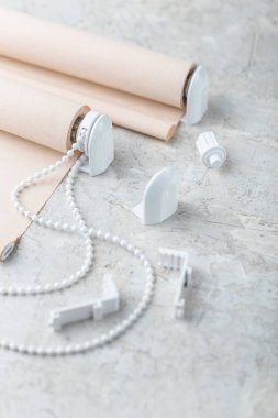 hafif sefil yüzeyde haddelenmiş bej kepenkler