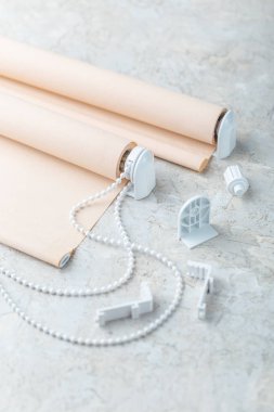 hafif sefil yüzeyde haddelenmiş bej kepenkler