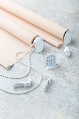 hafif sefil yüzeyde haddelenmiş bej kepenkler