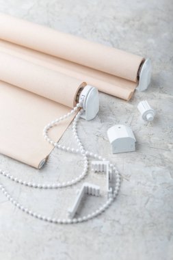 hafif sefil yüzeyde haddelenmiş bej kepenkler