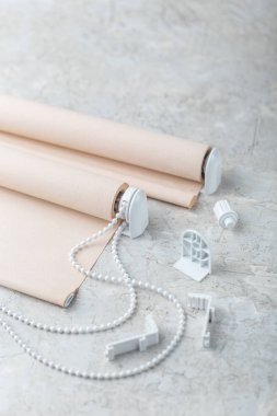 hafif sefil yüzeyde haddelenmiş bej kepenkler