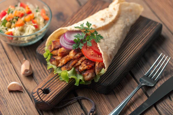 Homemade Shawarma Wrap Grilled Meat Vegetables Cutting Board — Stock Photo, Image