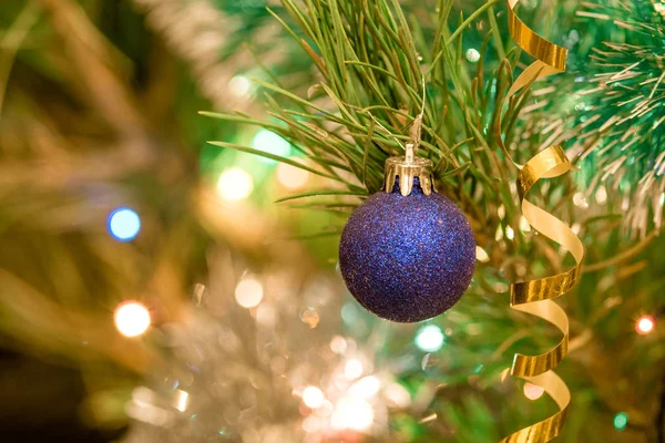 Ornamento Natale Palla Azzurra Abete Festivo — Foto Stock