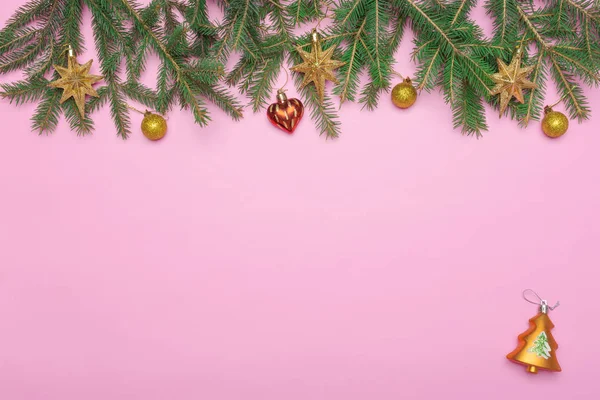 Vakantie Regeling Van Kerstmis Fir Takken Met Ballen Sterren Kerstballen — Stockfoto