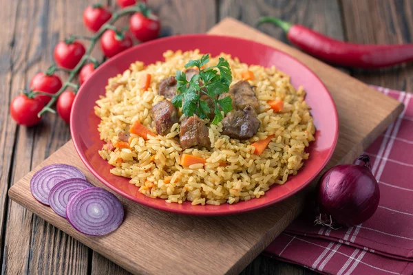 Plate Homemade Pilaf Dish Meat Vegetables Wooden Board — Stock Photo, Image