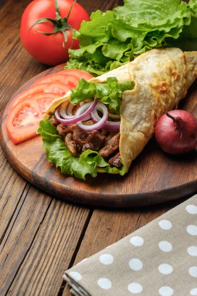 Homemade Shawarma Sandwich Grilled Meat Vegetables Cutting Board — Stock Photo, Image