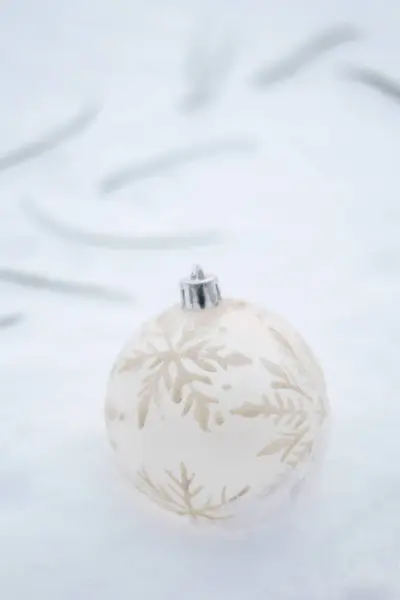 White Ball Christmas Ornament Snowflake Pattern White Snow Background — ストック写真
