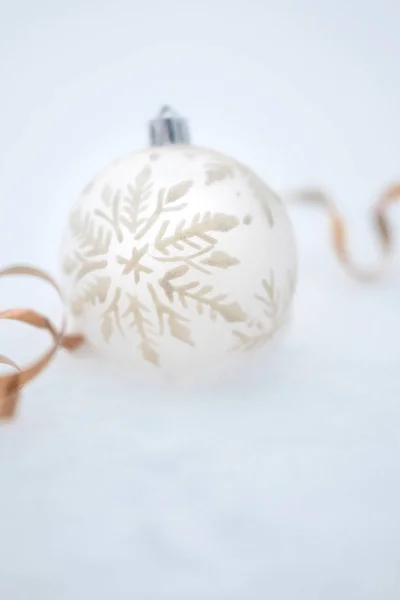White Ball Christmas Ornament Snowflake Pattern White Snow Background — ストック写真