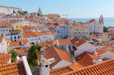Lizbon, Portekiz, Avrupa şehir manzarasıgeleneksel çatılar ve evler