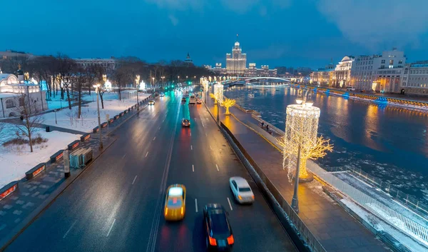 Decorações Festival Ano Novo Rua Com Carros Moscou Rússia — Fotografia de Stock