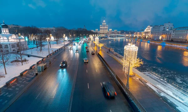 Decorazioni Festival Anno Nuovo Strada Con Auto Mosca Russia — Foto Stock