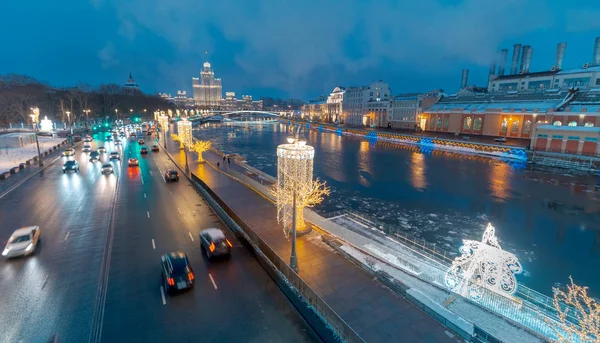 Decorazioni Festival Anno Nuovo Strada Con Auto Mosca Russia — Foto Stock