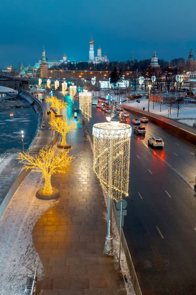 Decorazioni Festival Anno Nuovo Strada Con Auto Mosca Russia — Foto Stock