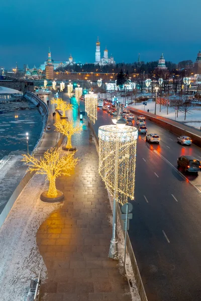 Decorações Festival Ano Novo Rua Com Carros Moscou Rússia — Fotografia de Stock