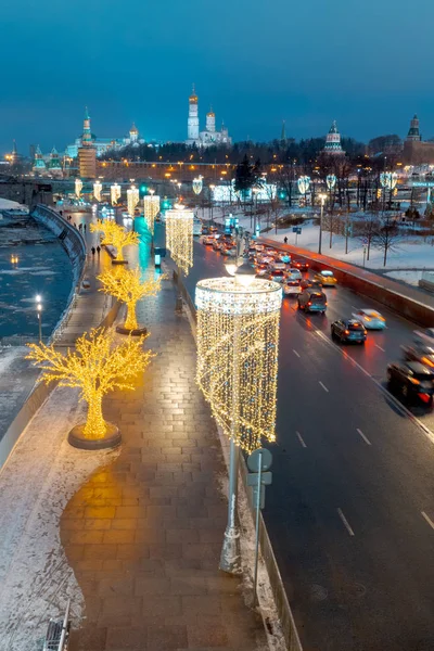 Decorações Festival Ano Novo Rua Com Carros Moscou Rússia — Fotografia de Stock