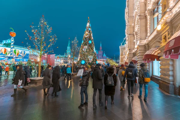 Decorações Festival Ano Novo Rua Com Pessoas Moscou Rússia — Fotografia de Stock
